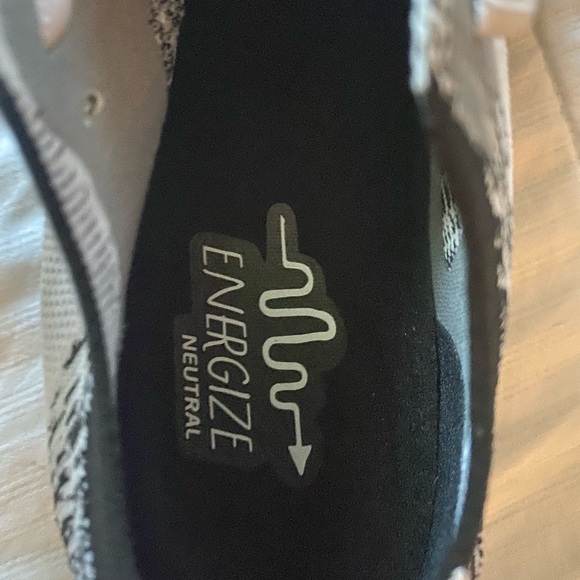 Brooks Levitate 4 Road Running Shoes - Picture 11 of 13